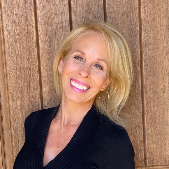 Meet your Posher, Renee - Picture 1 of 1